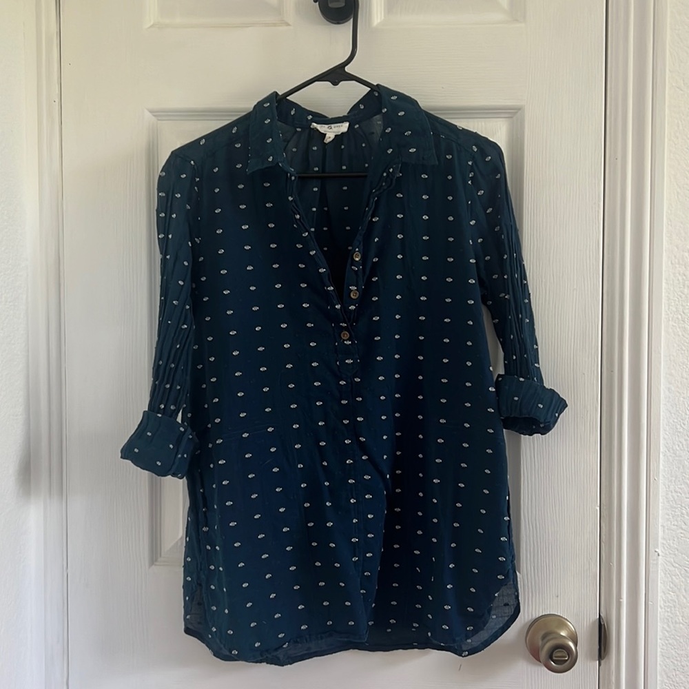 Lou and Grey. Button-down navy 100% cotton shirt/ tunic with pockets